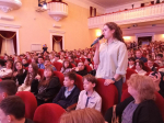 Школьники и Дмитрий Харатьян встретились в Гатчине