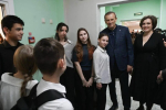 Александр Дрозденко рассказал о социальной поддержке школьников и родителей в преддверии учебного года